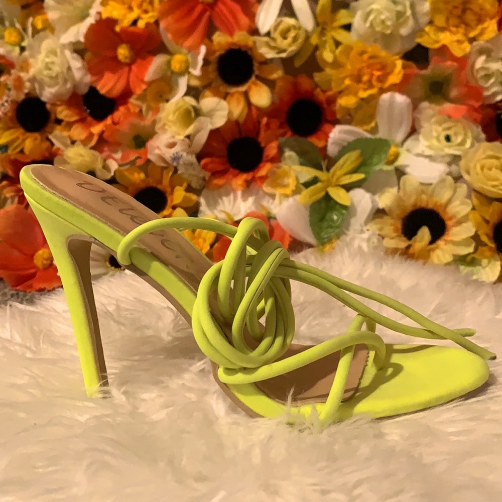 Supper cute high heels, never wear before.